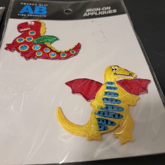 Lot of‎ 2 - 6 Amanda Blu Pirate Dragon Embroidered Iron On Applique Patches - Picture 3 of 4